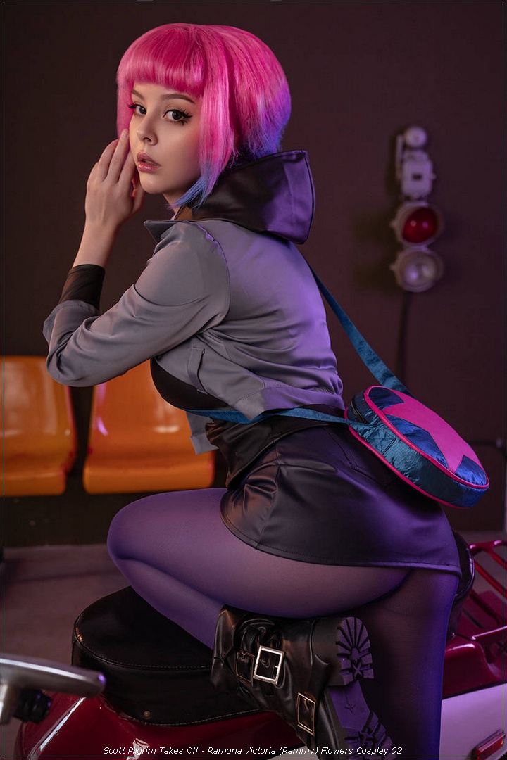 Scott Pilgrim Takes Off - Ramona Victoria (Rammy) Flowers Cosplay - full body port.