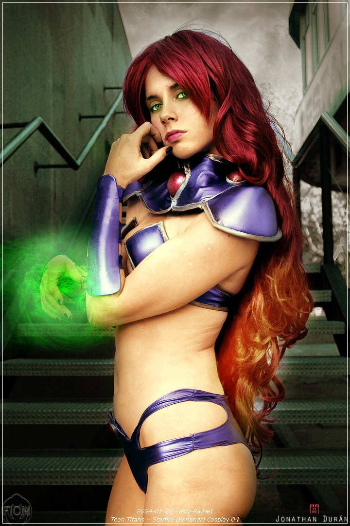 Teen Titans - Starfire (Koriandr) Cosplay - refined study