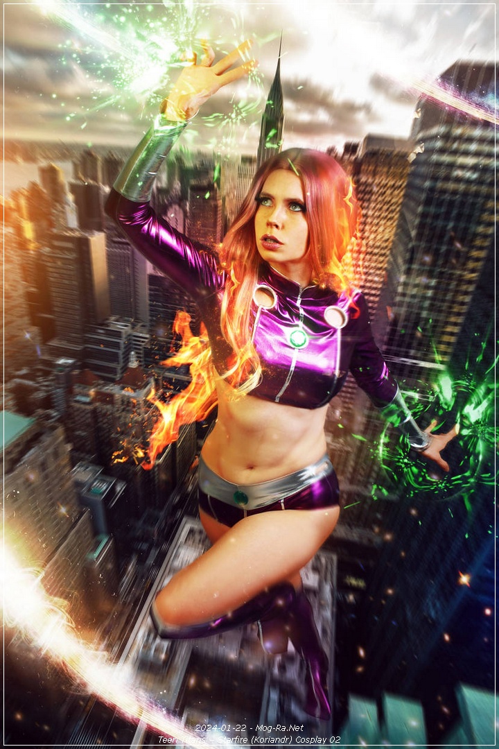 Teen Titans – Starfire Koriandr Cosplay 02