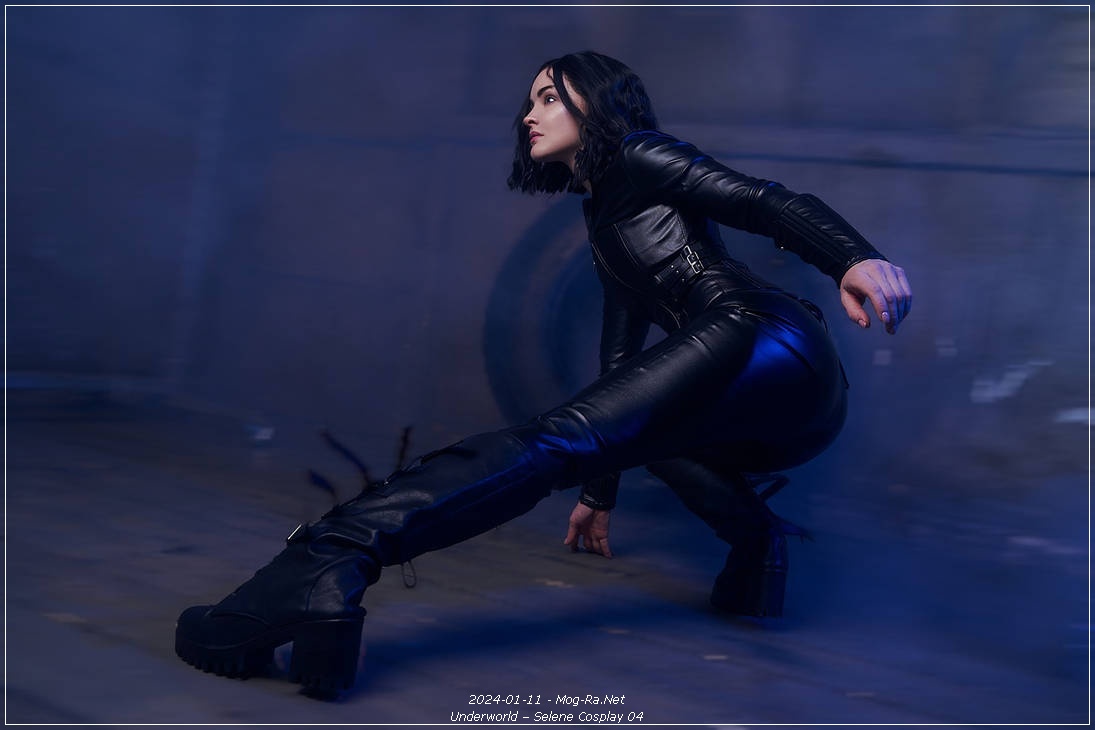 Underworld - Selene Cosplay - artistic framing portrait