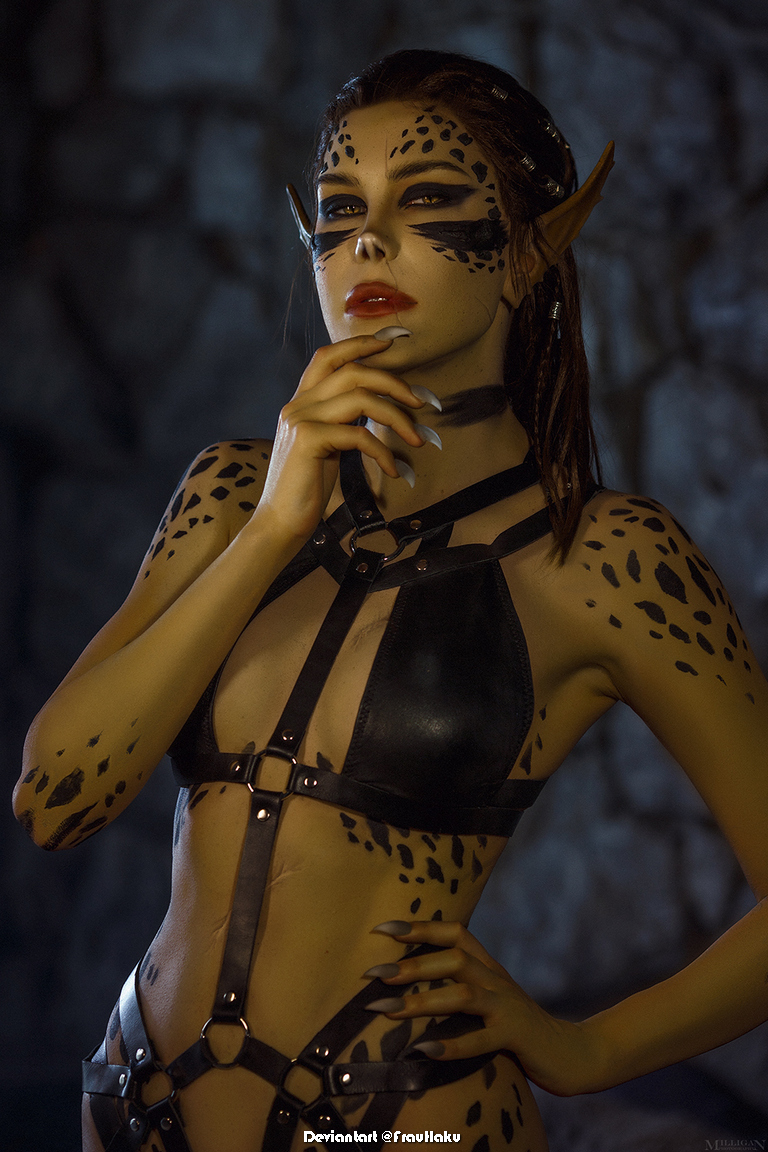 Baldurs Gate 3 - Laezel of Creche Kliir (Lingerie) Cosplay - suggestive shot