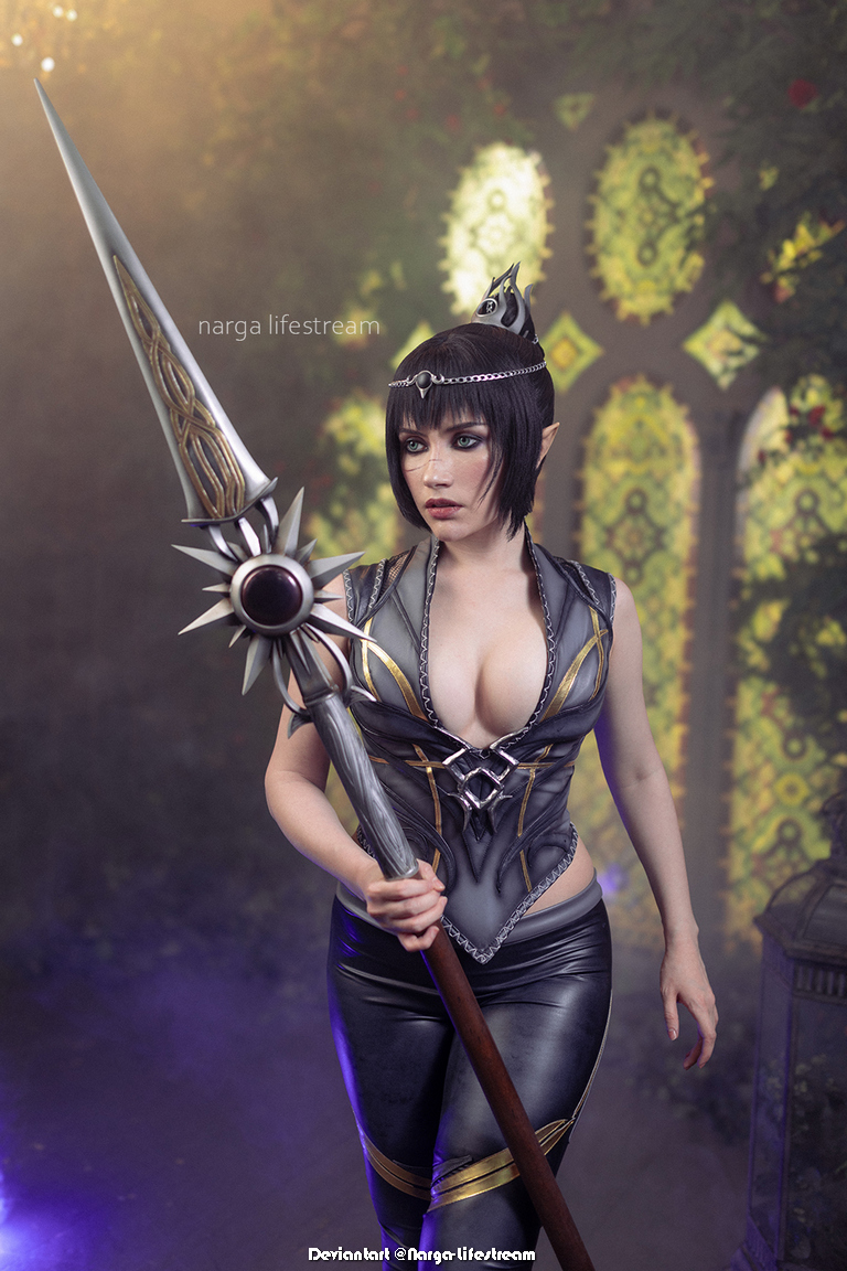 Baldurs Gate 3 - Shadowheart (Jenevelle Hallowleaf) (Spear of Night) Cosplay - artistic framing