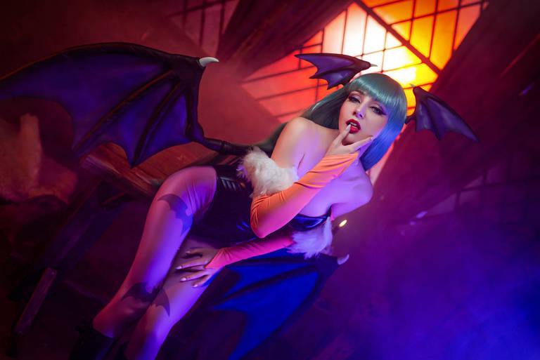 Darkstalkers - Resurrection - Morrigan Aensland Cosplay - nuanced study