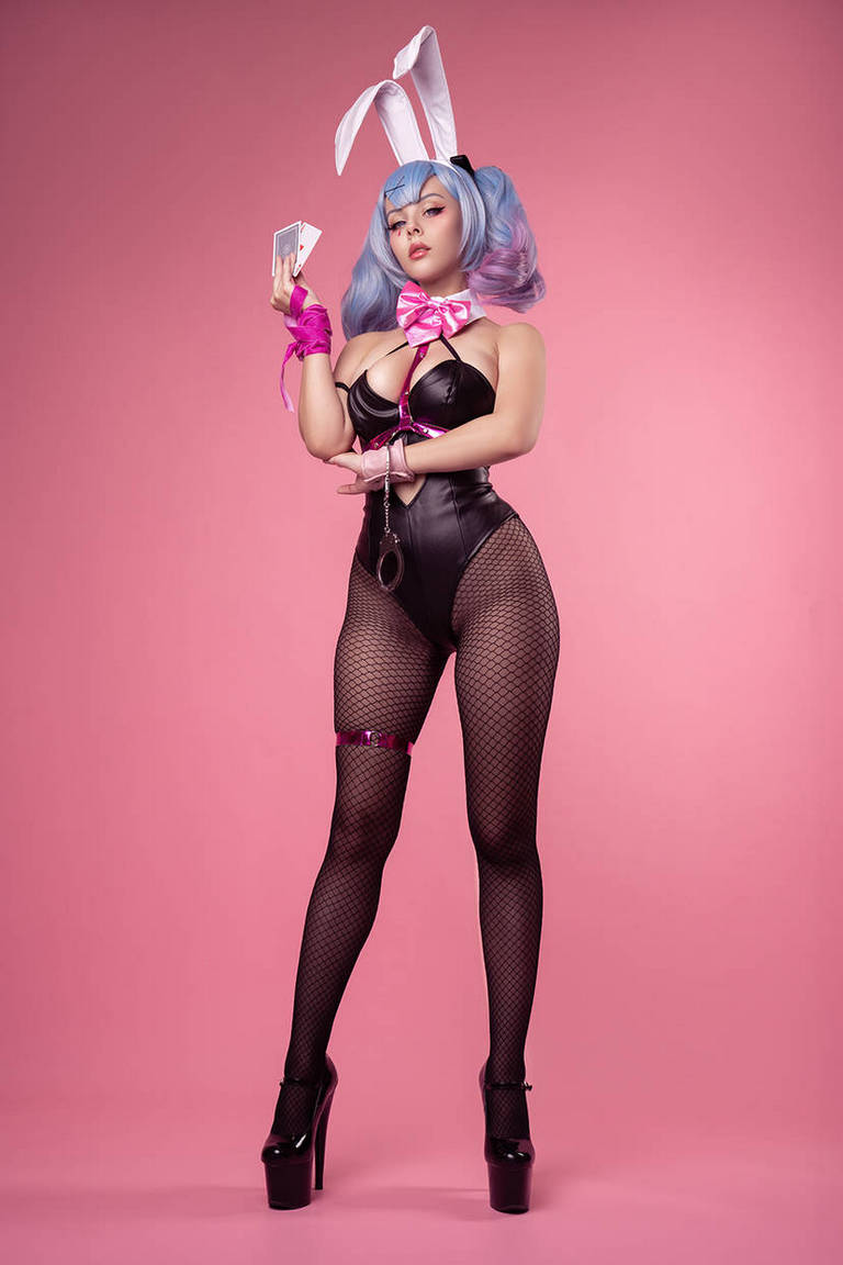 Deco 27 - Hatsune Miku (Rabbit Hole) Cosplay - costume focus