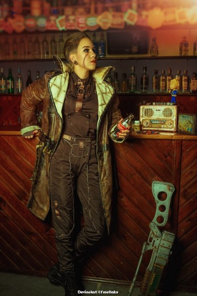 Fallout 4 - Elder Arthur Maxson (Female) Cosplay