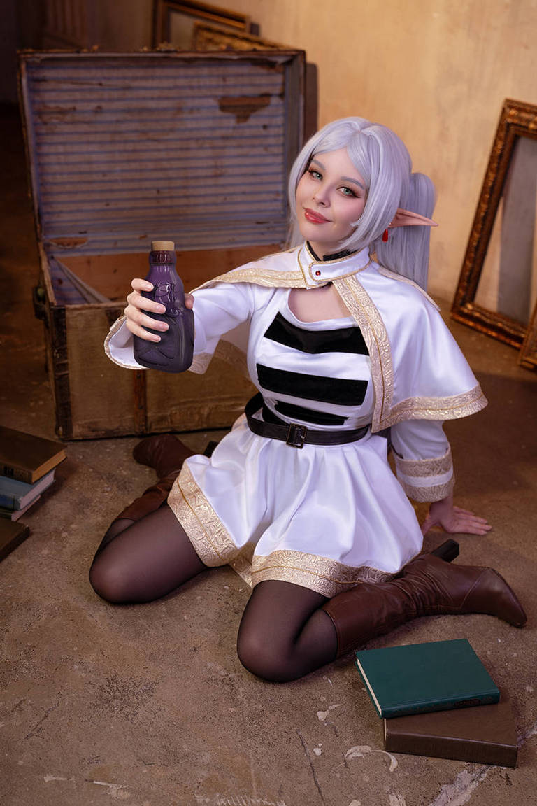 Frieren - Beyond Journeys End - Frieren (The Slayer) Cosplay