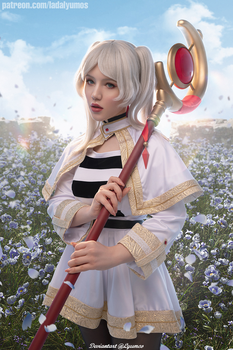 Frieren - Beyond Journeys End - Frieren (The Slayer) Cosplay - artistic framing