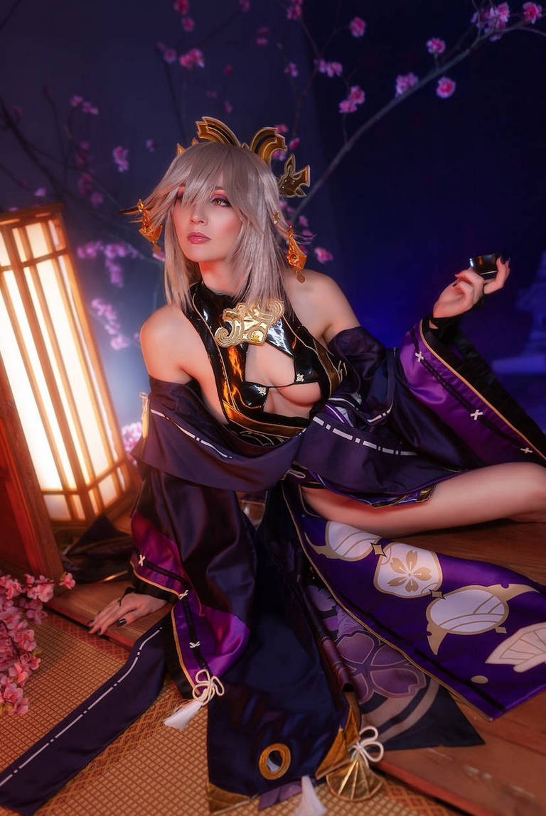Genshin Impact – Yae Miko Mikos Instruction Alternative Cosplay 4