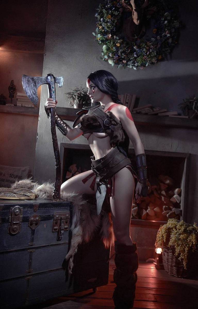 God of War - Kratos (Norse Era) (Female) Cosplay - seductive vision