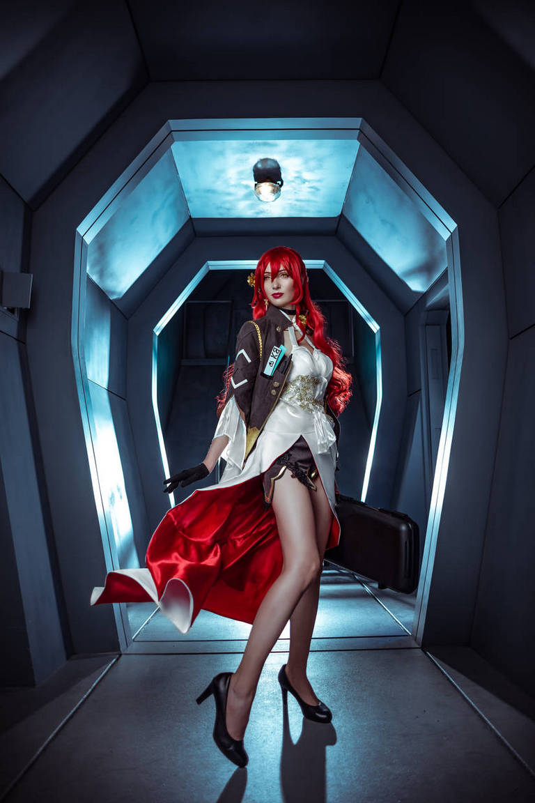 Honkai - Star Rail - Himeko (Starward Explorer) (Explorer of the Stars) Cosplay - authentic view