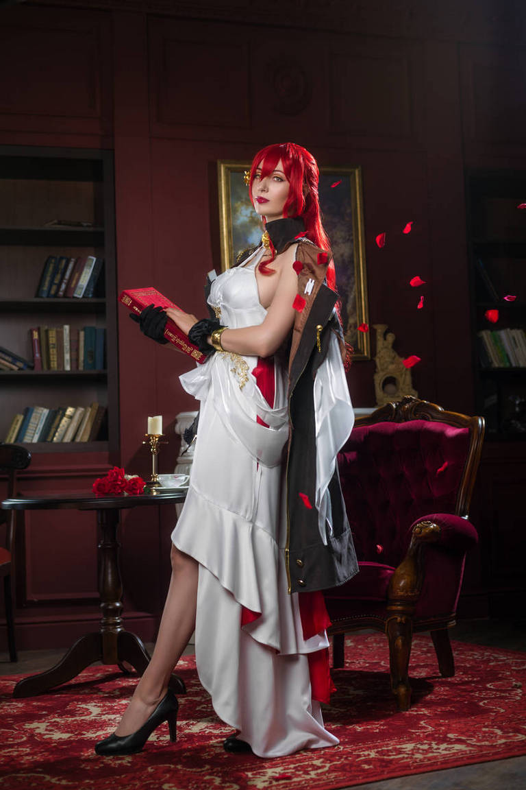 Honkai - Star Rail - Himeko (Starward Explorer) (Explorer of the Stars) Cosplay - delicate portrait