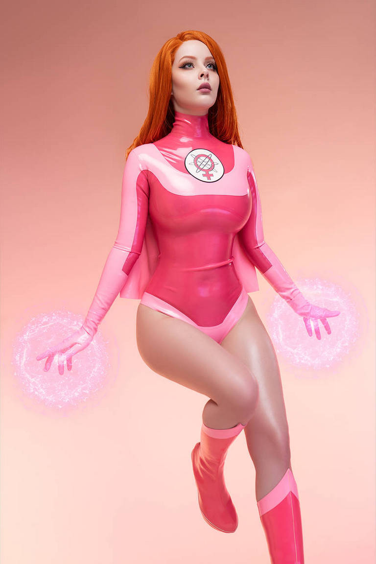 Invincible – Samantha Eve Wilkins Atom Eve Cosplay 4