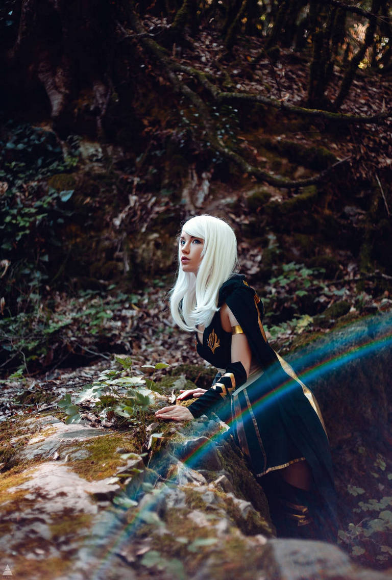 League of Legends - Ashe (The Frost Archer) (Ocean Song) Cosplay - sophisticated portrait League of Legends - Ashe (The Frost Archer) (Ocean Song) Cosplay - sophisticated portrait