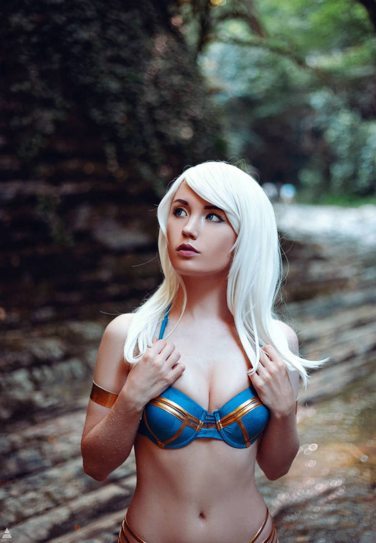 League of Legends - Ashe (The Frost Archer) (Ocean Song) Cosplay - cinematic portrait League of Legends - Ashe (The Frost Archer) (Ocean Song) Cosplay - cinematic portrait