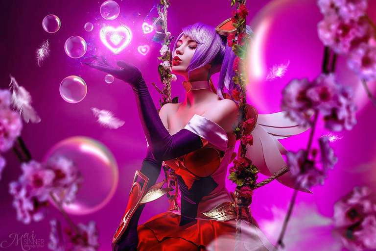 League of Legends - Quinn (Demacias Wings) (Heartseeker) Cosplay - artistic framing