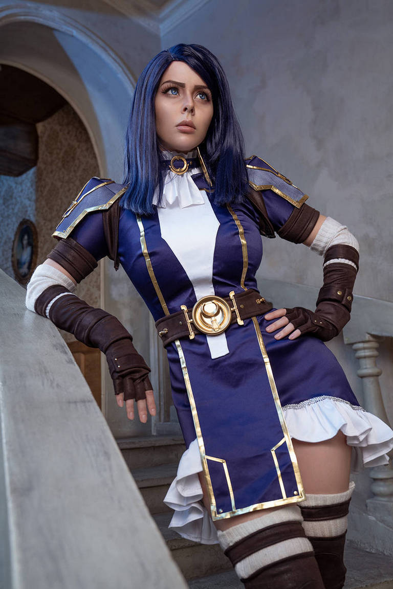 League of Legends – Caitlyn Kirraman The Sheriff of Piltover Arcane Commander Cosplay 2