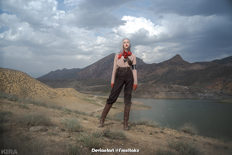 Metal Gear Solid 5 - The Phantom Pain - Revolver Ocelot (Adamska) (Female) Cosplay - authentic view
