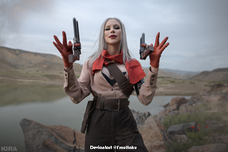 Metal Gear Solid 5 - The Phantom Pain - Revolver Ocelot (Adamska) (Female) Cosplay - expressive portrait