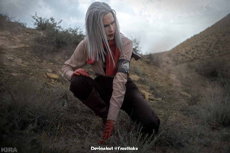 Metal Gear Solid 5 - The Phantom Pain - Revolver Ocelot (Adamska) (Female) Cosplay - nuanced study