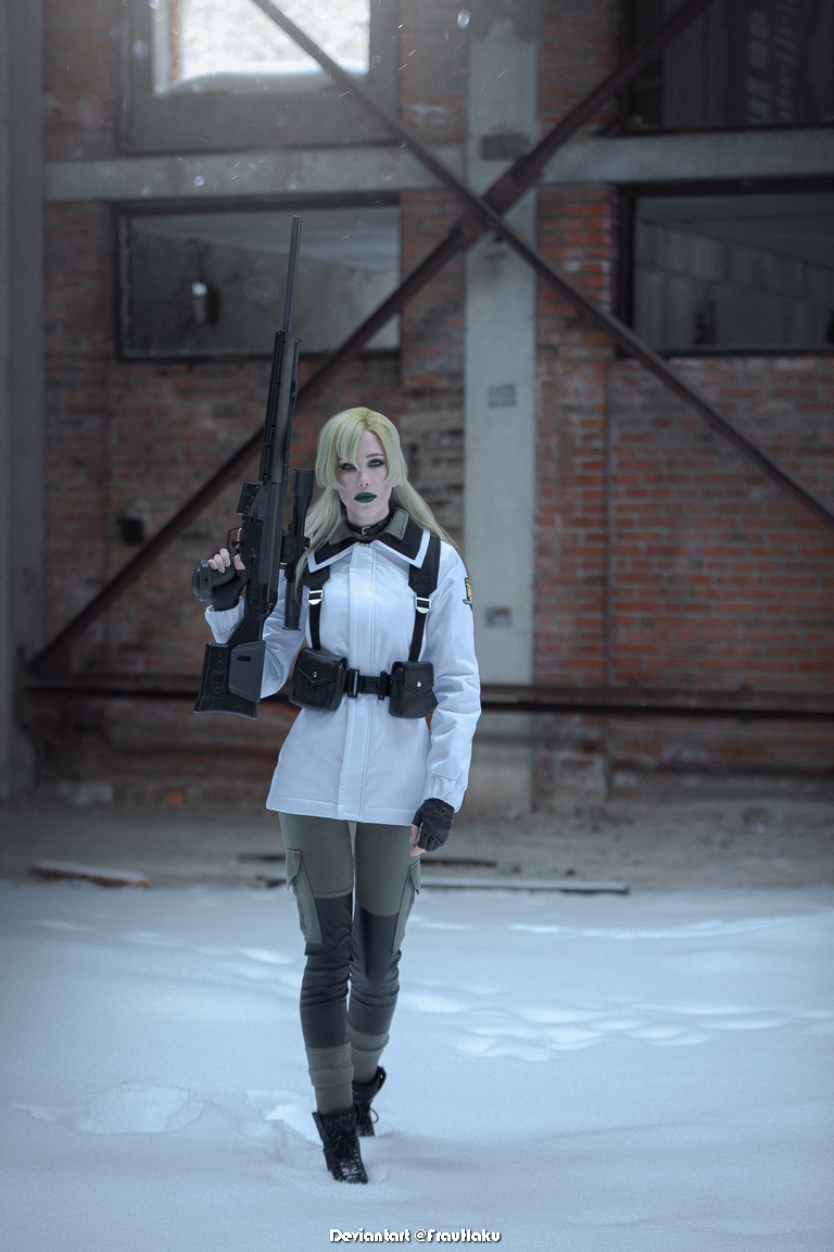 Metal Gear Solid - The Twin Snakes - Sniper Wolf Cosplay - full length photo Metal Gear Solid - The Twin Snakes - Sniper Wolf Cosplay - full length photo