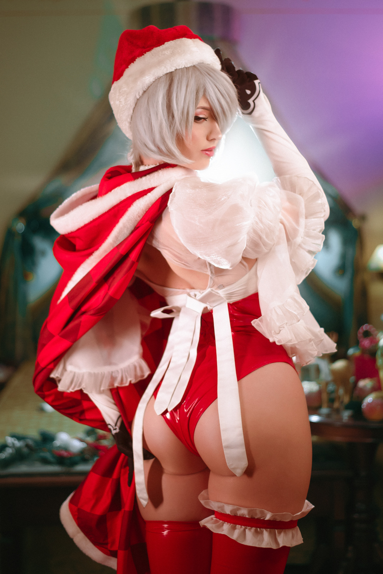 NieR AutomatA - 2B (YoRHa No.2 Type-B) (Christmas) (Lingerie) Cosplay - suggestive shot