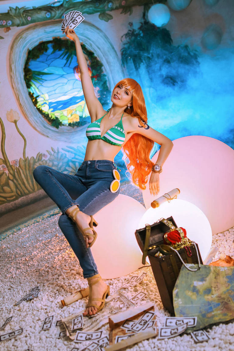 One Piece - Nami (Cat Burglar) Cosplay - nuanced character study