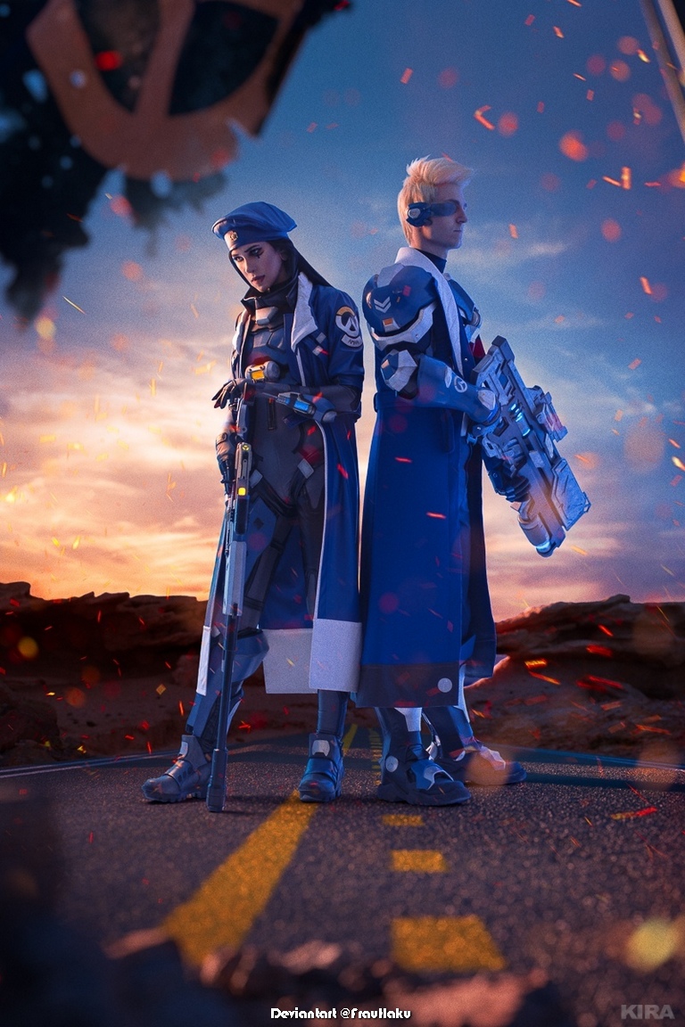 Overwatch - Ana Amari (Captain) & Soldier 76 (Strike Commander Morrison) Cosplay - costume show Overwatch - Ana Amari (Captain) & Soldier 76 (Strike Commander Morrison) Cosplay - costume show