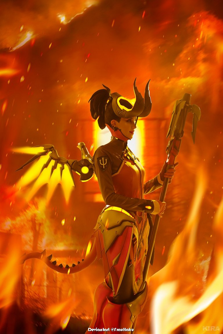 Overwatch - Mercy (Angela Ziegler) (Devil) Cosplay - costume show Overwatch - Mercy (Angela Ziegler) (Devil) Cosplay - costume show