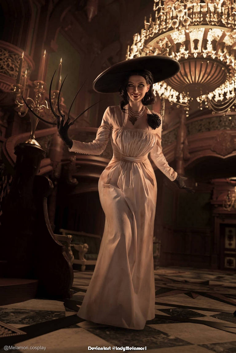 Resident Evil Village Alcina Dimitrescu Cosplay 4