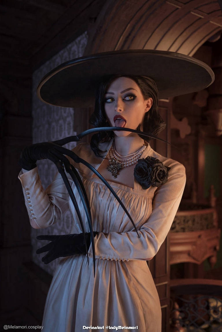 Resident Evil Village Alcina Dimitrescu Cosplay 5