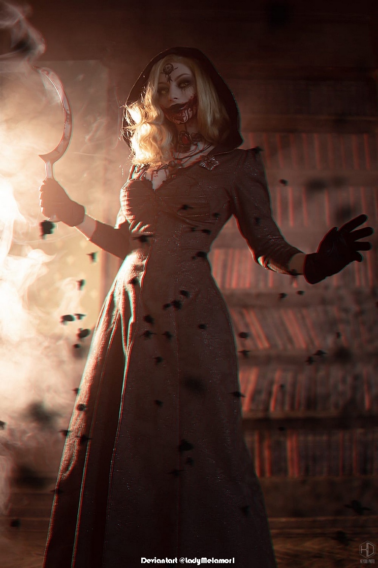 Resident Evil Village - Bela Dimitrescu Cosplay - authentic view