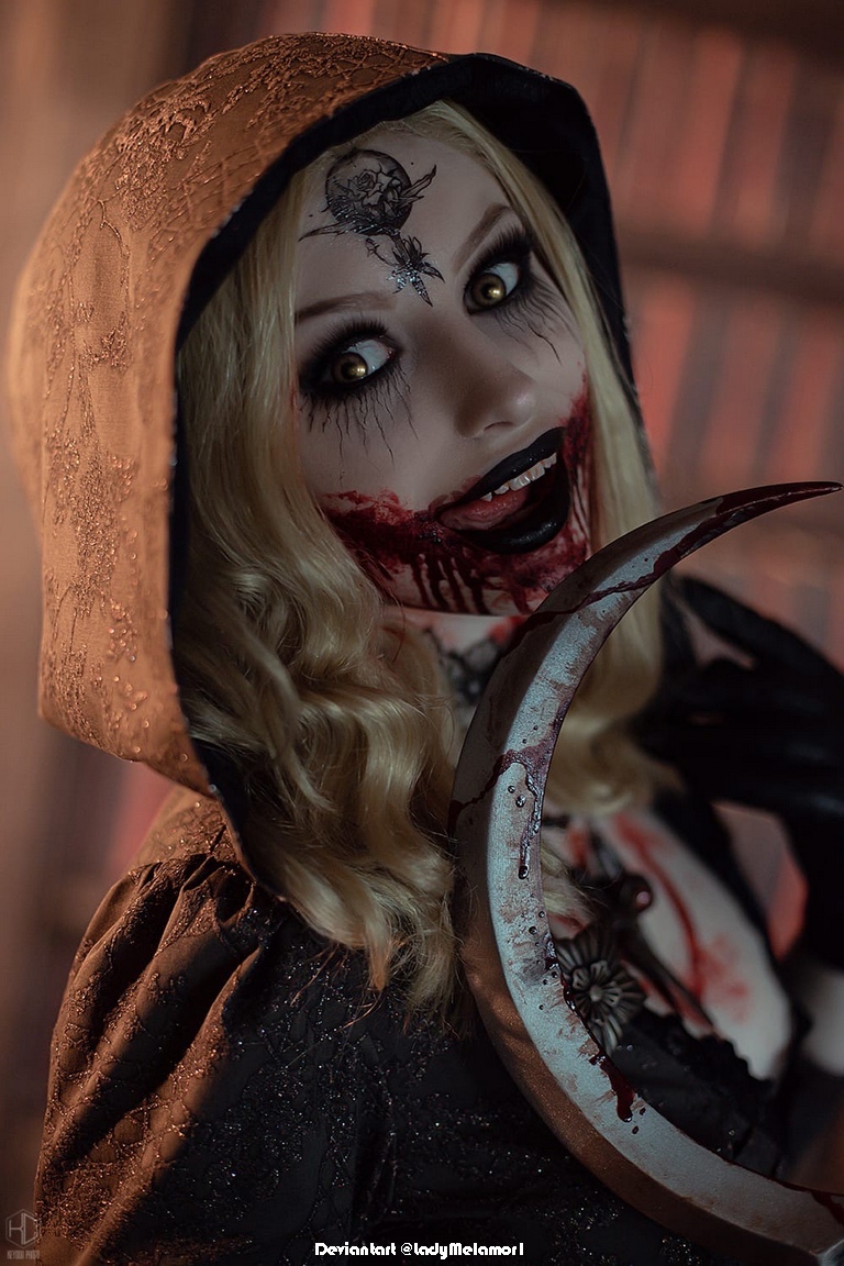 Resident Evil Village - Bela Dimitrescu Cosplay - inspired capture