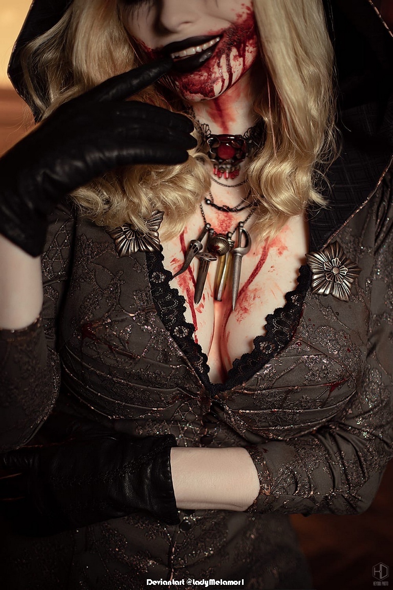 Resident Evil Village - Bela Dimitrescu Cosplay - visual exploration