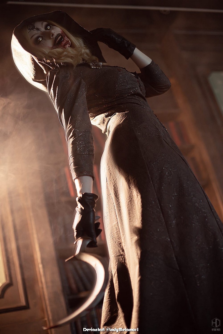 Resident Evil Village - Bela Dimitrescu Cosplay - gentle showcase