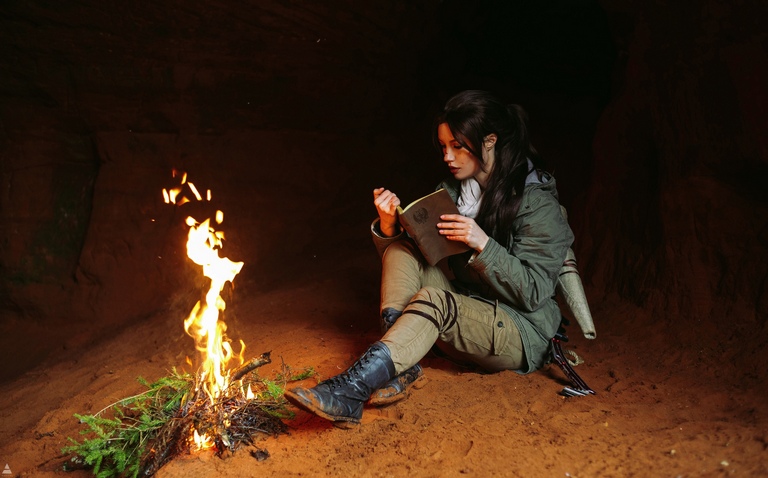 Rise of the Tomb Raider - Lara Croft (Remnant Jacket) (Concept) Cosplay - body photo Rise of the Tomb Raider - Lara Croft (Remnant Jacket) (Concept) Cosplay - body photo