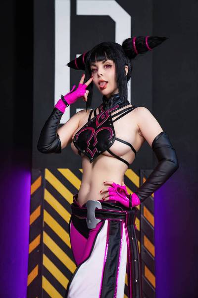 Street Fighter 4 - Juri Han (Sadistic Thrill-Seeker) Cosplay