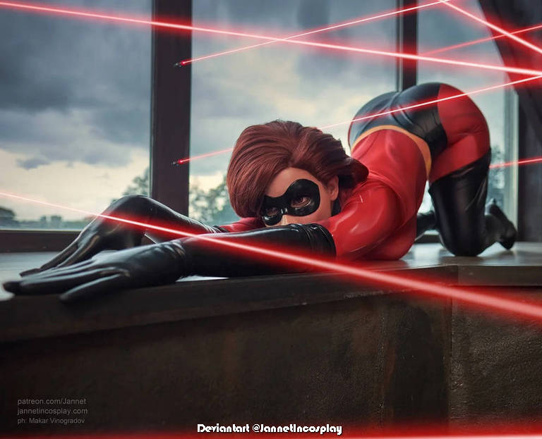 The Incredibles - Elastigirl (Helen Parr) Cosplay - recreation The Incredibles - Elastigirl (Helen Parr) Cosplay - recreation