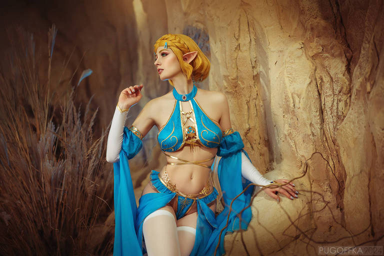 The Legend of Zelda - Breath of the Wild - Princess Zelda (Lingerie) Cosplay - costume focus