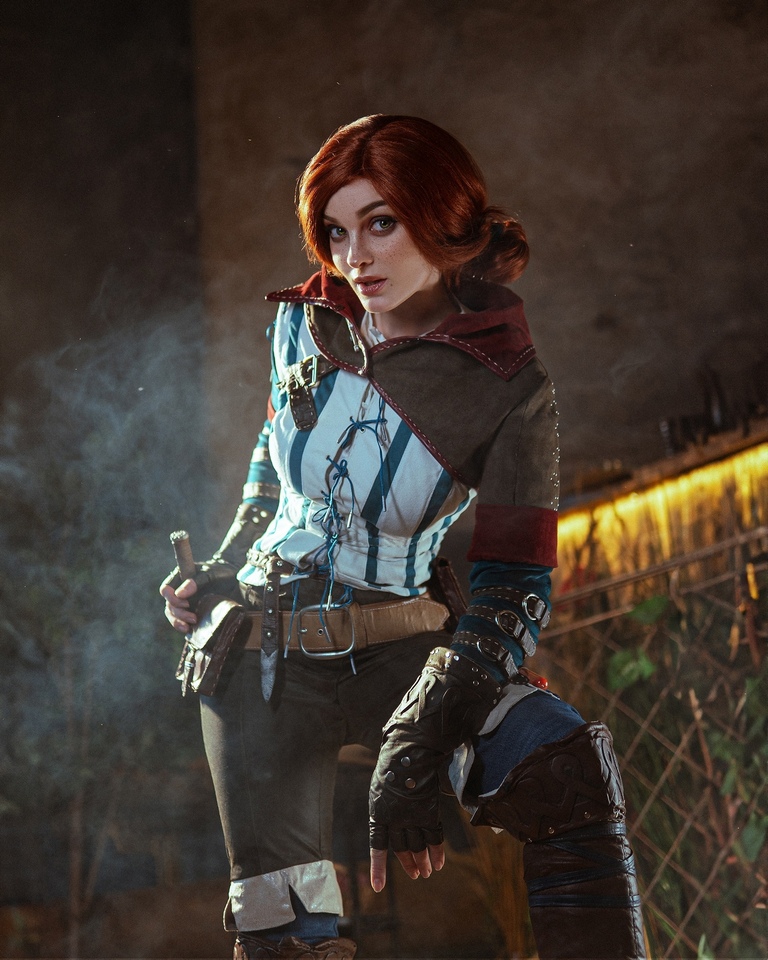 The Witcher 2 - Assassins of Kings - Triss Merigold (Fourteenth of the Hill) Cosplay - costume portrait
