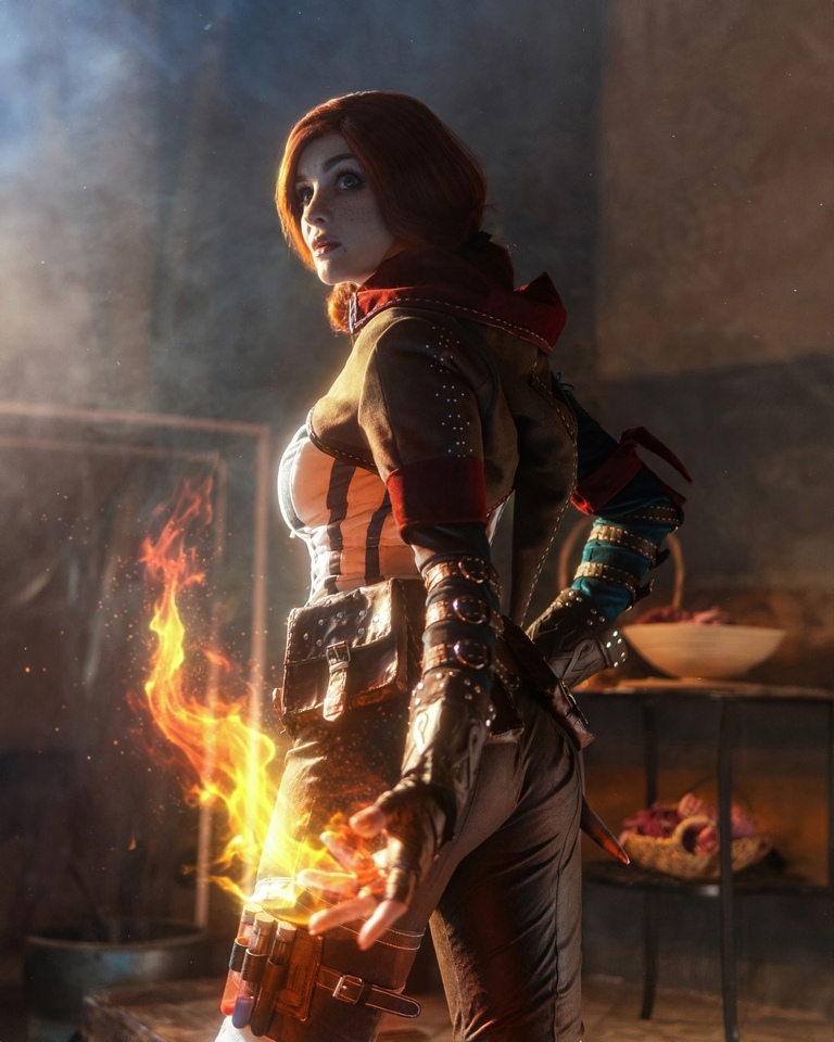 The Witcher 2 - Assassins of Kings - Triss Merigold (Fourteenth of the Hill) Cosplay - cosplay study