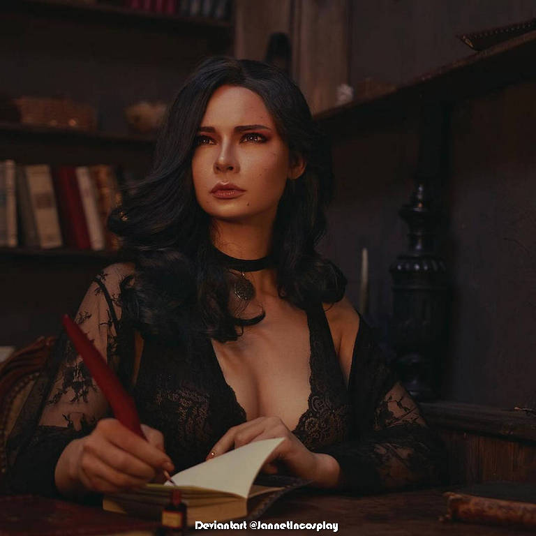The Witcher 3 - Wild Hunt - Yennefer of Vengerberg (Lingerie) Cosplay - character analysis