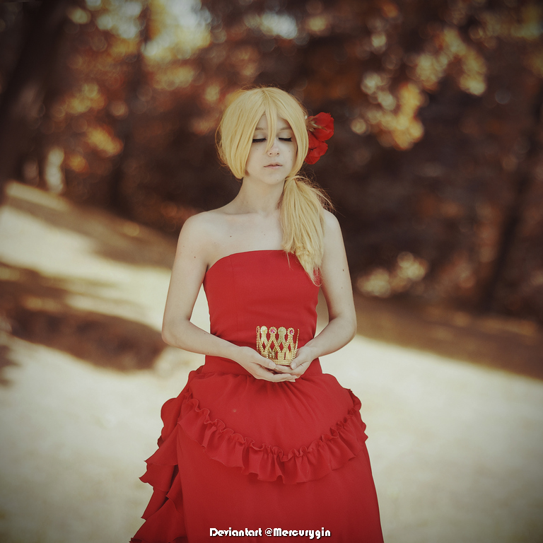Attack on Titan - Historia Reiss (Christa Lenz) Cosplay - costume portrait