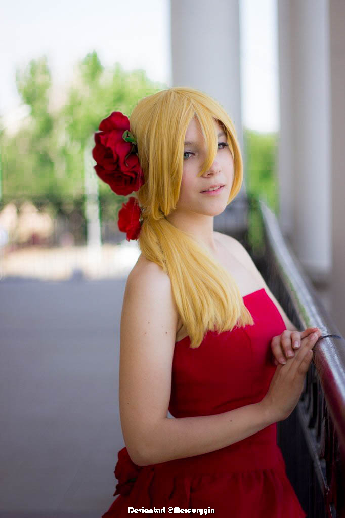 Attack on Titan - Historia Reiss (Christa Lenz) Cosplay - full length port.