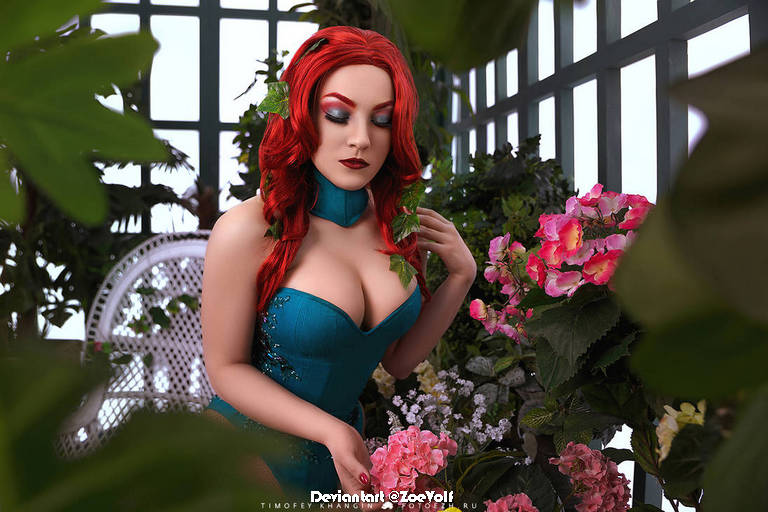 Batman - Poison Ivy (Pamela Lillian Isley) (Concept) Cosplay - refined study Batman - Poison Ivy (Pamela Lillian Isley) (Concept) Cosplay - refined study