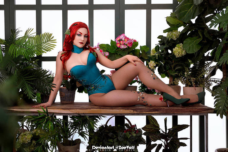 Batman - Poison Ivy (Pamela Lillian Isley) (Concept) Cosplay - cinematic portrait Batman - Poison Ivy (Pamela Lillian Isley) (Concept) Cosplay - cinematic portrait
