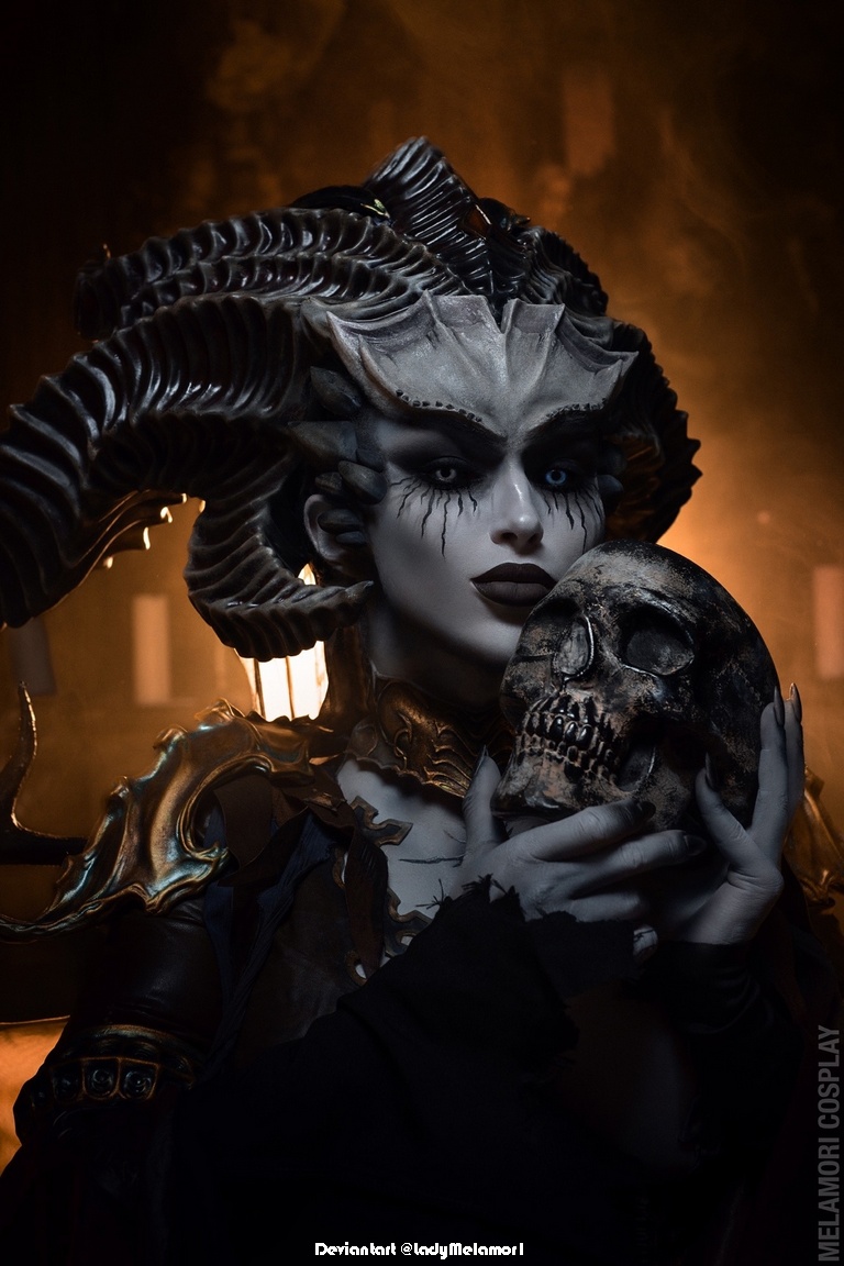 Diablo 4 Lilith Daughter of Hatred Cosplay 3