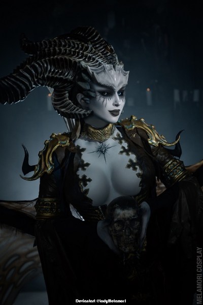 Diablo 4 - Lilith (Daughter of Hatred) Cosplay