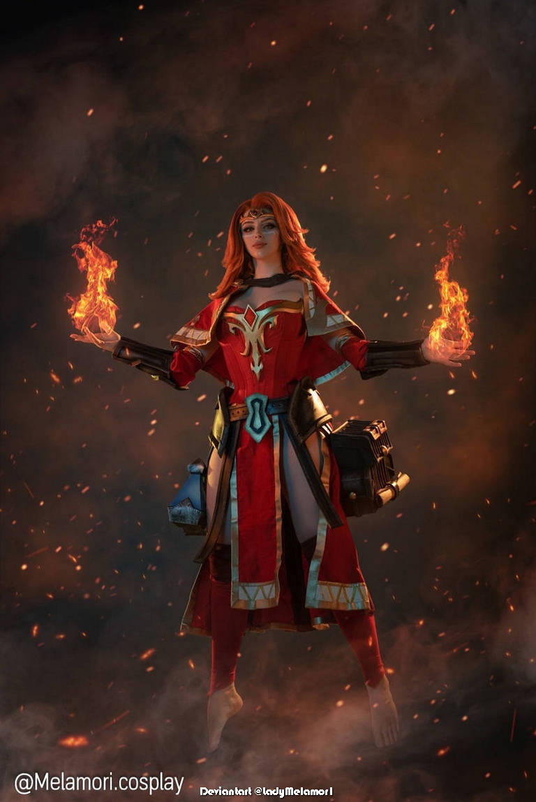 Dota 2 - Lina (Slayer) (Smoldering Journey) Cosplay - soft focus shot