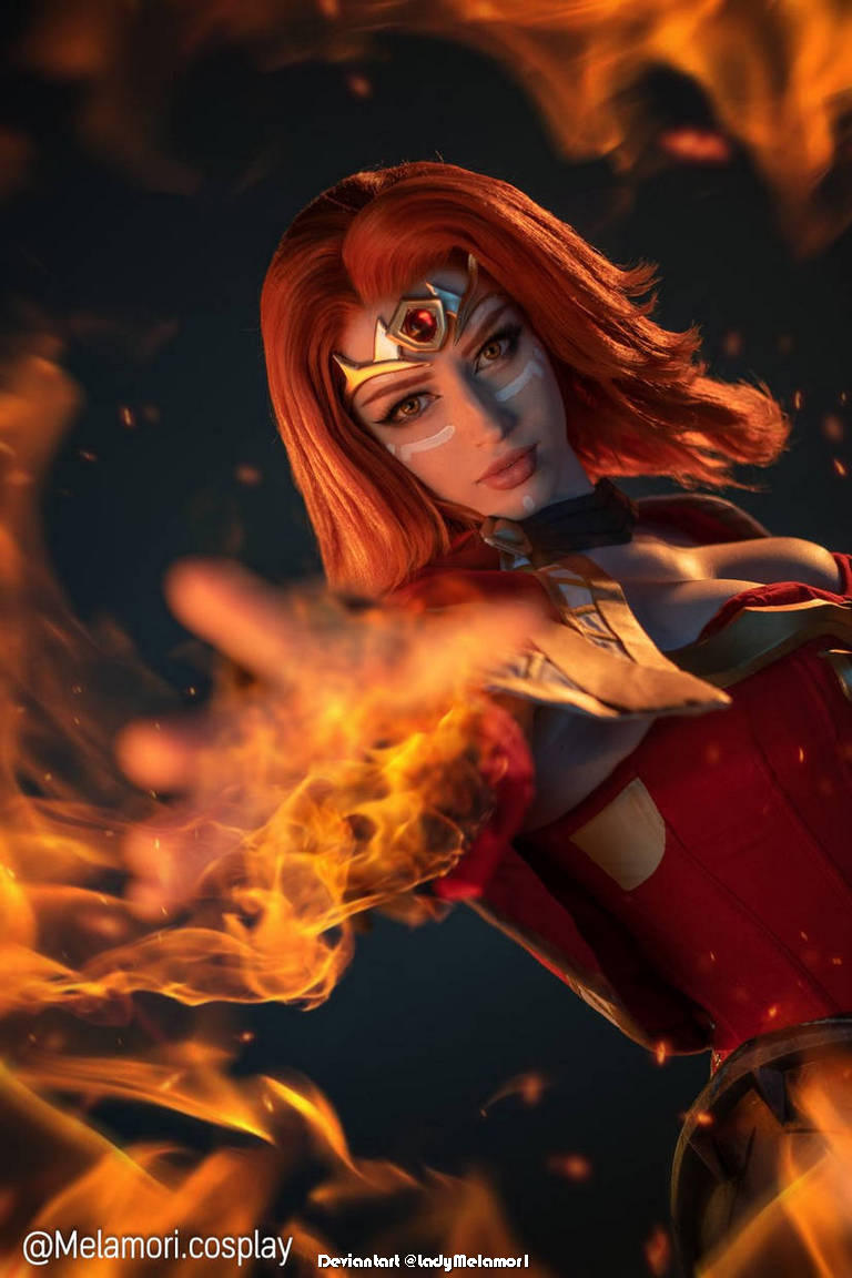 Dota 2 - Lina (Slayer) (Smoldering Journey) Cosplay - artistic framing