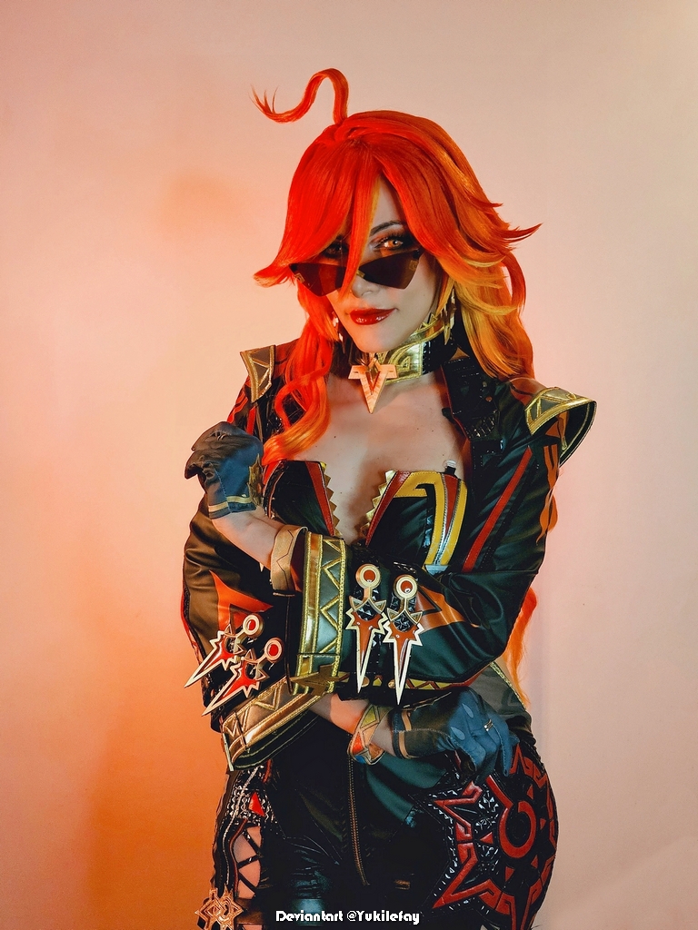 Genshin Impact - Mavuika (Night-Igniting Flame) (Undying Sun) Cosplay - expressive portrait